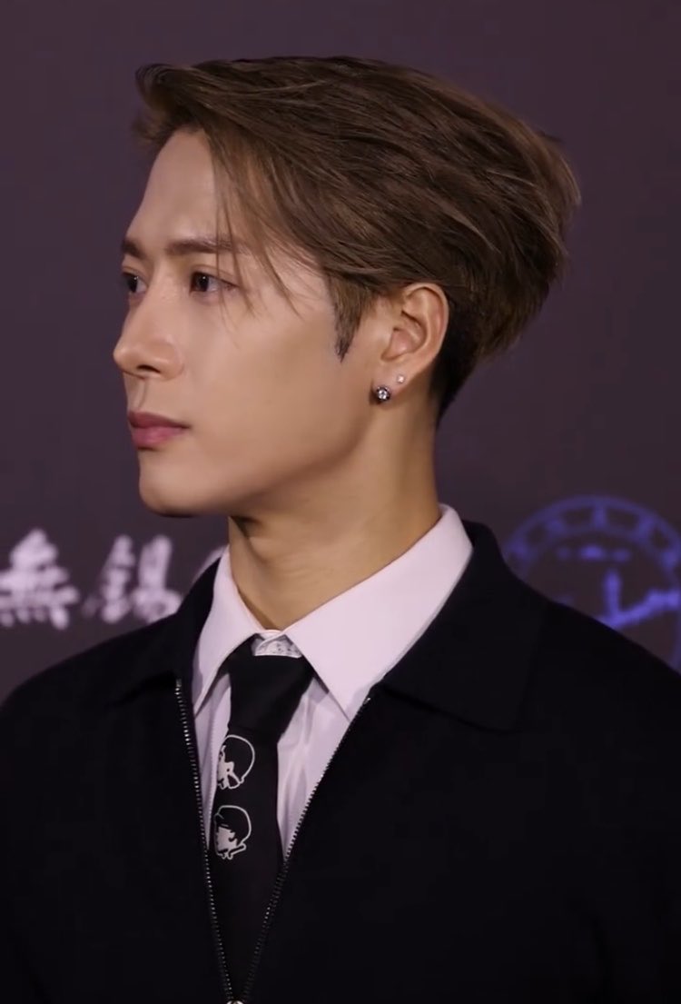 jswpostss's tweet photo. this man is so ATTRACTIVE https://t.co/vhrfYdBXad