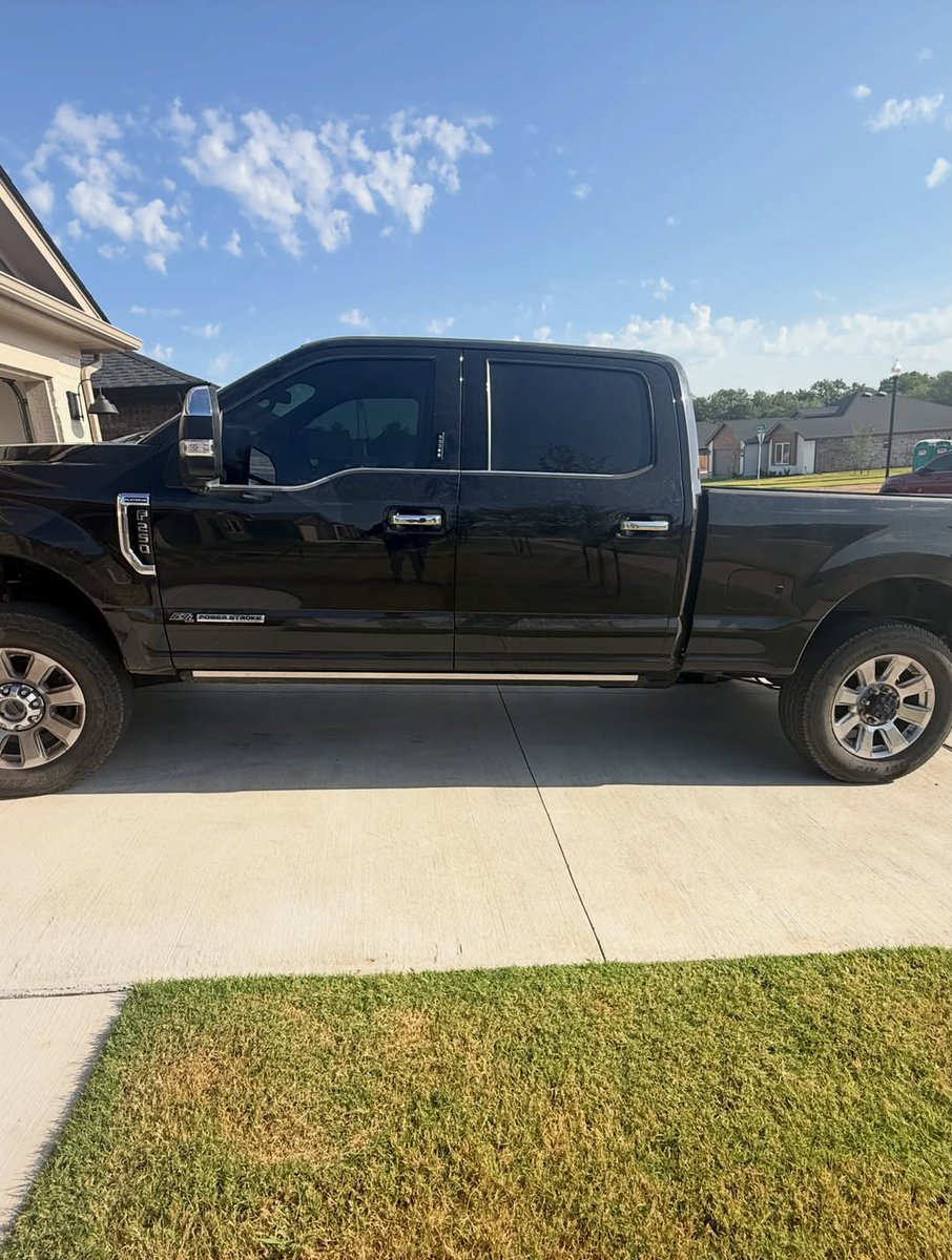 KeeleyPozzb9's tweet photo. Calling all work truck and SUV owners! You work hard—let Mission Ready handle the dirty work. Deep interior cleaning, vacuuming, seats, carpets, exterior hand wash, and more. Mark Russell: 405-568-0533 https://t.co/U6E11M3z2E