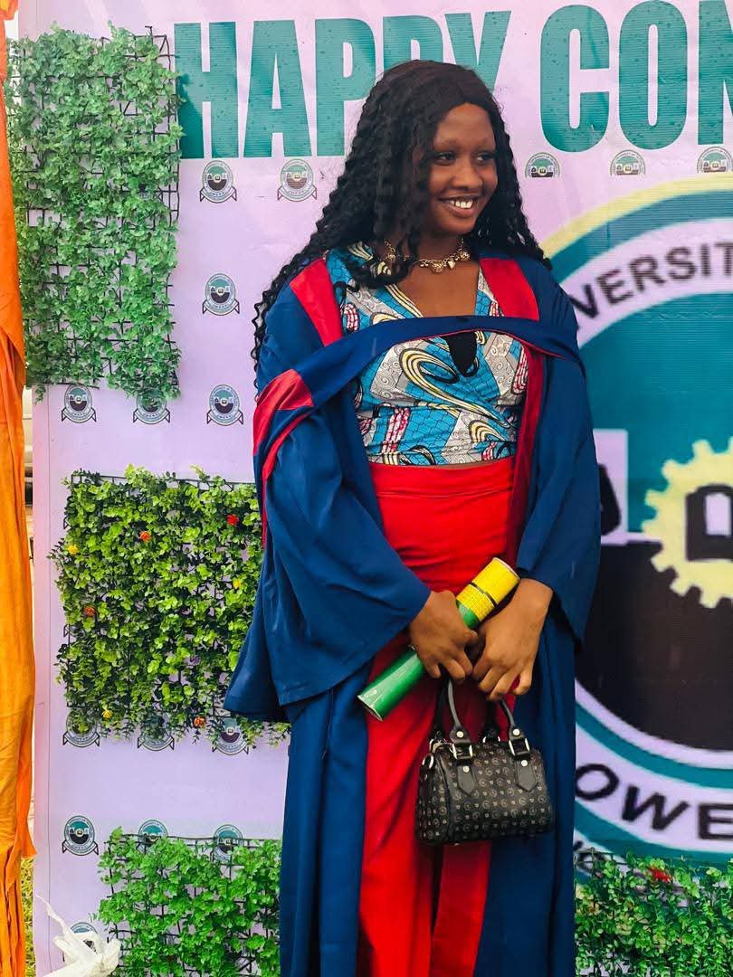 Jennie_ani's tweet photo. Once I notice sai u be undergraduate 
I no fit ever rate you 💯😄 

Let me save this here ♥️❤️‍🩹 https://t.co/YEll7U5njV