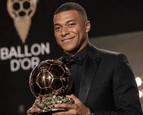 ogwucheEzekiel7's tweet photo. Mbappé is betting that voters will reward historic individual records over the traditional emphasis on team silverware. 

It's a gamble that could pay off, but he's currently fighting an uphill battle against candidates with both numbers and trophies. https://t.co/sNVuWmAwJ5