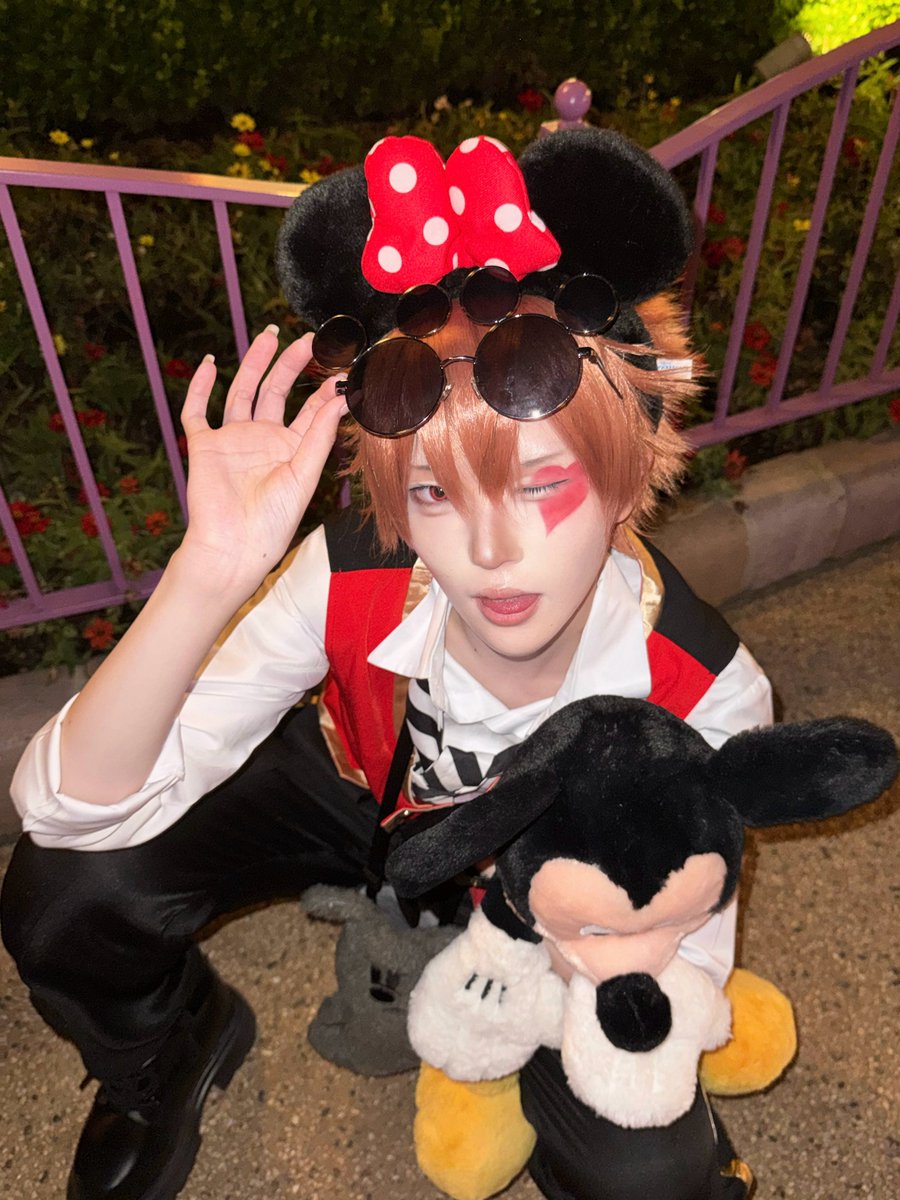 q3a9u's tweet photo. マブでインパ❤️♠️
これは修学旅行風の写真たち

#Dハロ仮装2026 #Dハロツイステ https://t.co/j1pMETJhGY