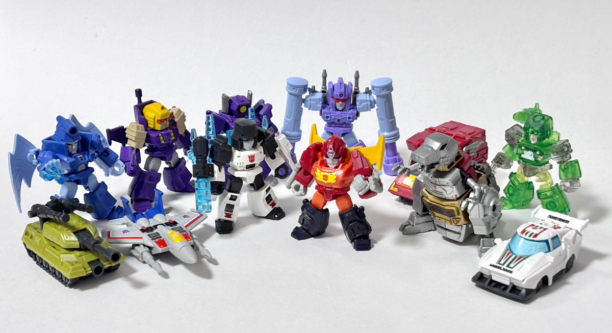 vxseriouse's tweet photo. ブロッキーズ トランスフォーマーDVシリーズで1と3と4と6が揃った
2と5は友人も一箱買い(レアの片方がシャッタードグラス版のため)頃合いを見て箱買いするかなーと https://t.co/CKflCXsz9I