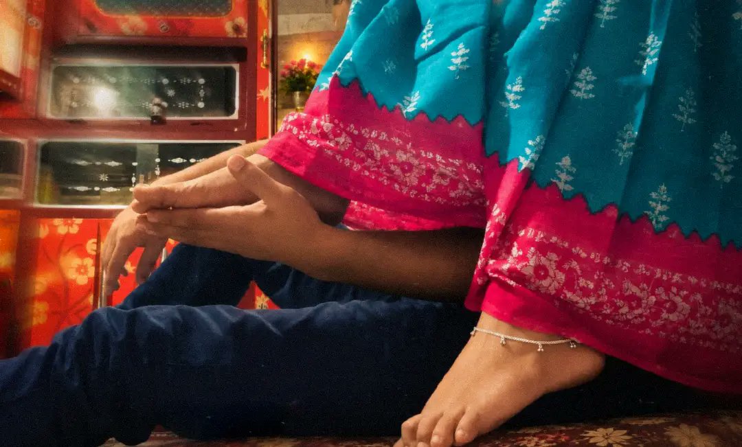 LettyGaschva's tweet photo. A man who truly loves doesn’t hesitate to kneel before the woman he adores, even in front of everyone. https://t.co/2XUt0NKYnT