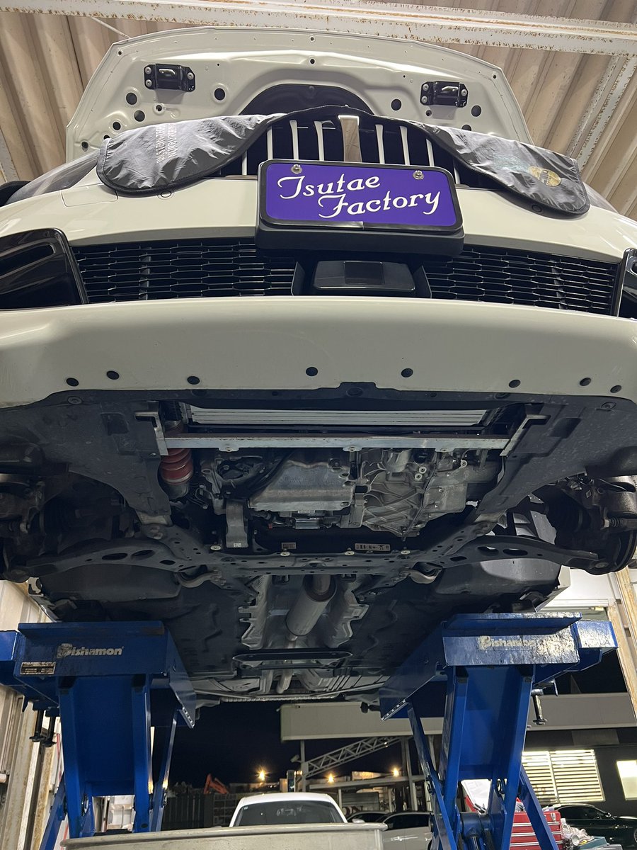 Tsutae_Factory's tweet photo. いよいよ F40の点検をします！

まずは、当社おなじみチェックアップ！
(法定1年点検)の内容でつたえ専用の点検シートに沿って進めていきます🧰

私達の目で消耗品の状態・オイル・水漏れから車種毎の細かいウィークポイントまでチェック！
何か不具合があるかを検証🔍
内容はまた次回お伝えしますね。 https://t.co/TMESO12ODu