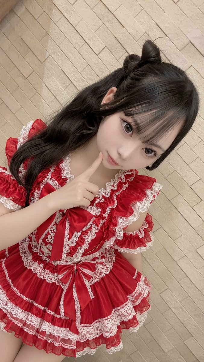 _cute_wakafuito's tweet photo. @liily_o9
#天夢りゅあ❤️🌹
#DearCOLOR
🗓9月30日デビューライブ
📍渋谷 CLUB ROSSO
どっちの赤色が好き? https://t.co/4eWgPnmCdX