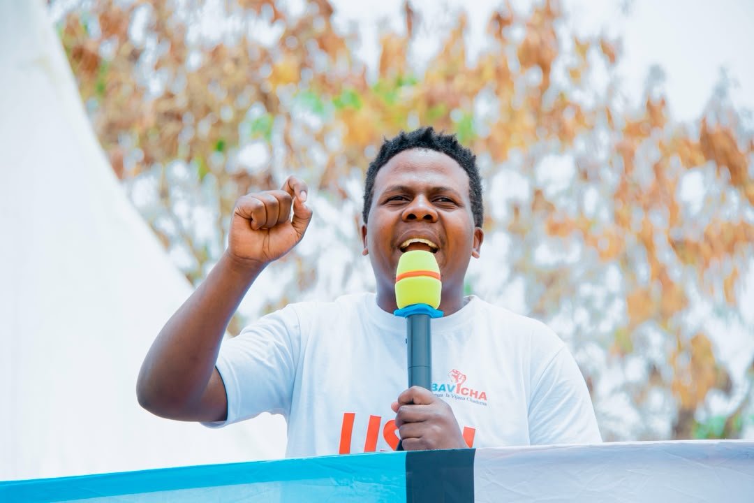 FeliusFesto's tweet photo. Upako wa ukombozi tumeufikishwa kwa watu wa Maswa ahsubuhi ya leo wakati tukielekea Meatu kwenye mkutano wa hadhara leo jioni. Makamu Mwenyekiti Mheshimiwa @HecheJohn anaendelea kupeleka moto akiambatana na Mwenyekiti wa Kanda ya Serengeti kamanda Lucas Ngoto. https://t.co/lImsxM0e7k