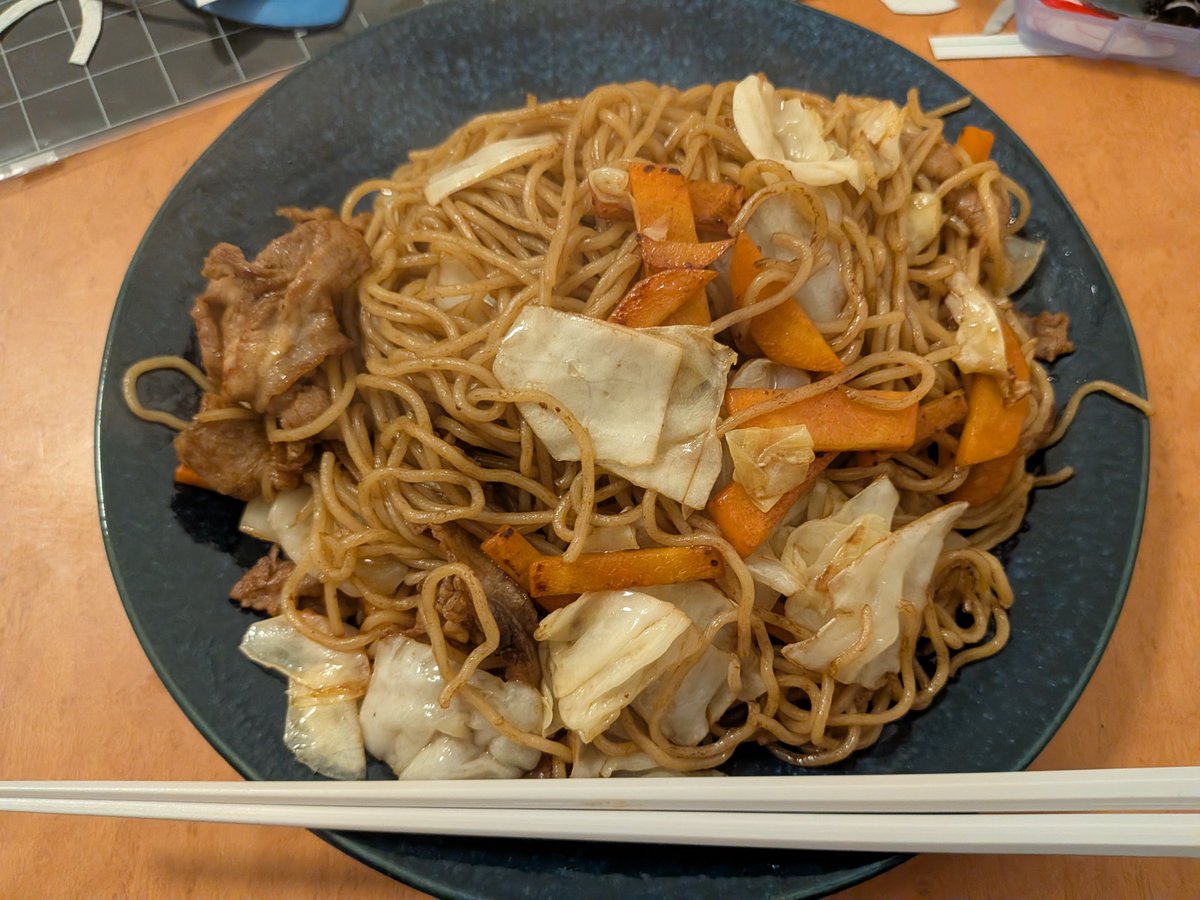 tama_kamonegi's tweet photo. #TAMA葱のご飯記録 
先週の金曜日から〜！
1枚目が金曜、2枚目土曜、3枚目昨日、そんで4枚目今日
麺類多くね？？ https://t.co/ZELs3R6T8R