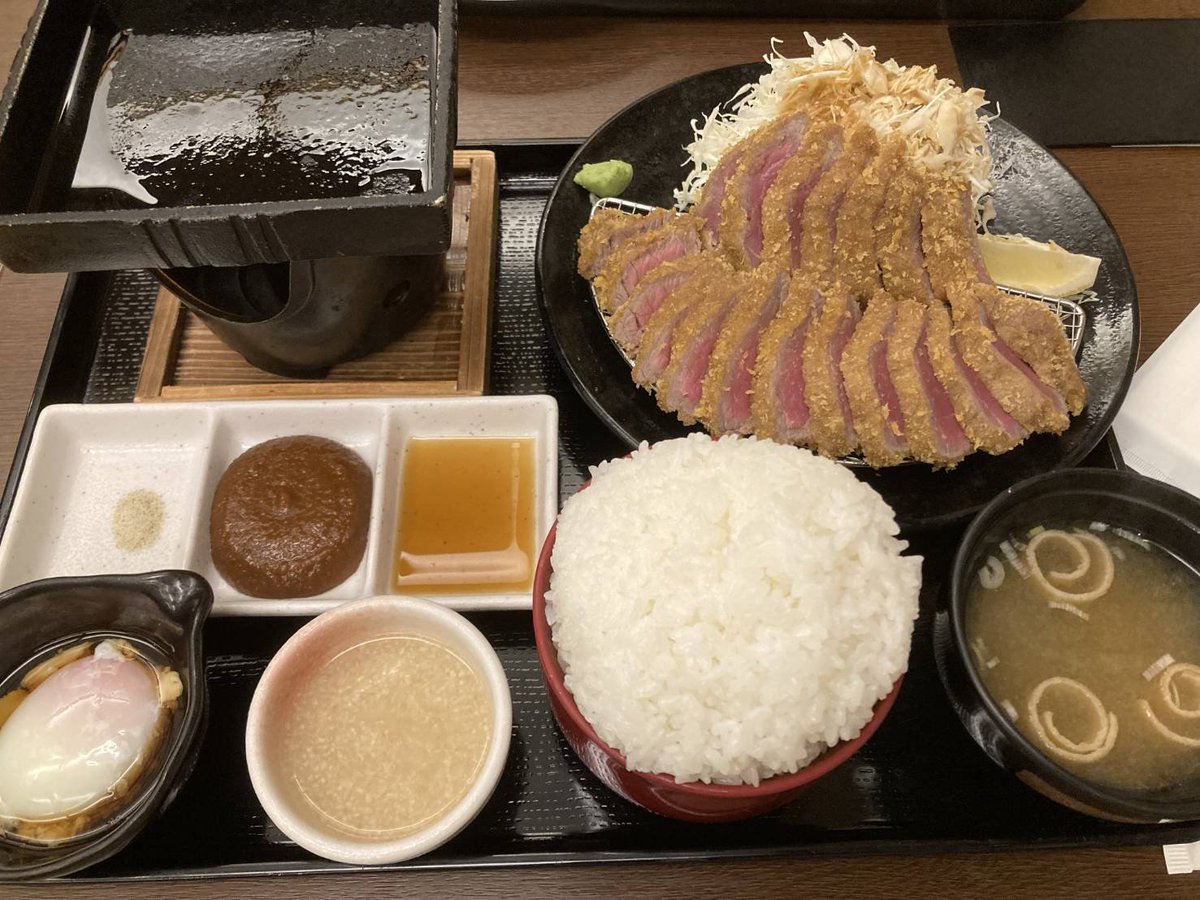 OMOIDEnoRECIPE's tweet photo. では
全ての行程を終了し
帰路につきます

＃生還できるかな？

今回の行程中
幾つか食事の写真を載せました

普段は
お客様の混乱を避けるため極力載せないのですが
聖地巡礼的な意味合いもあり載せました

SW中の掲載した写真の料理は当店では作れませんので御容赦下さい

どこの店かも教えません(笑 https://t.co/FxZX7FovqG