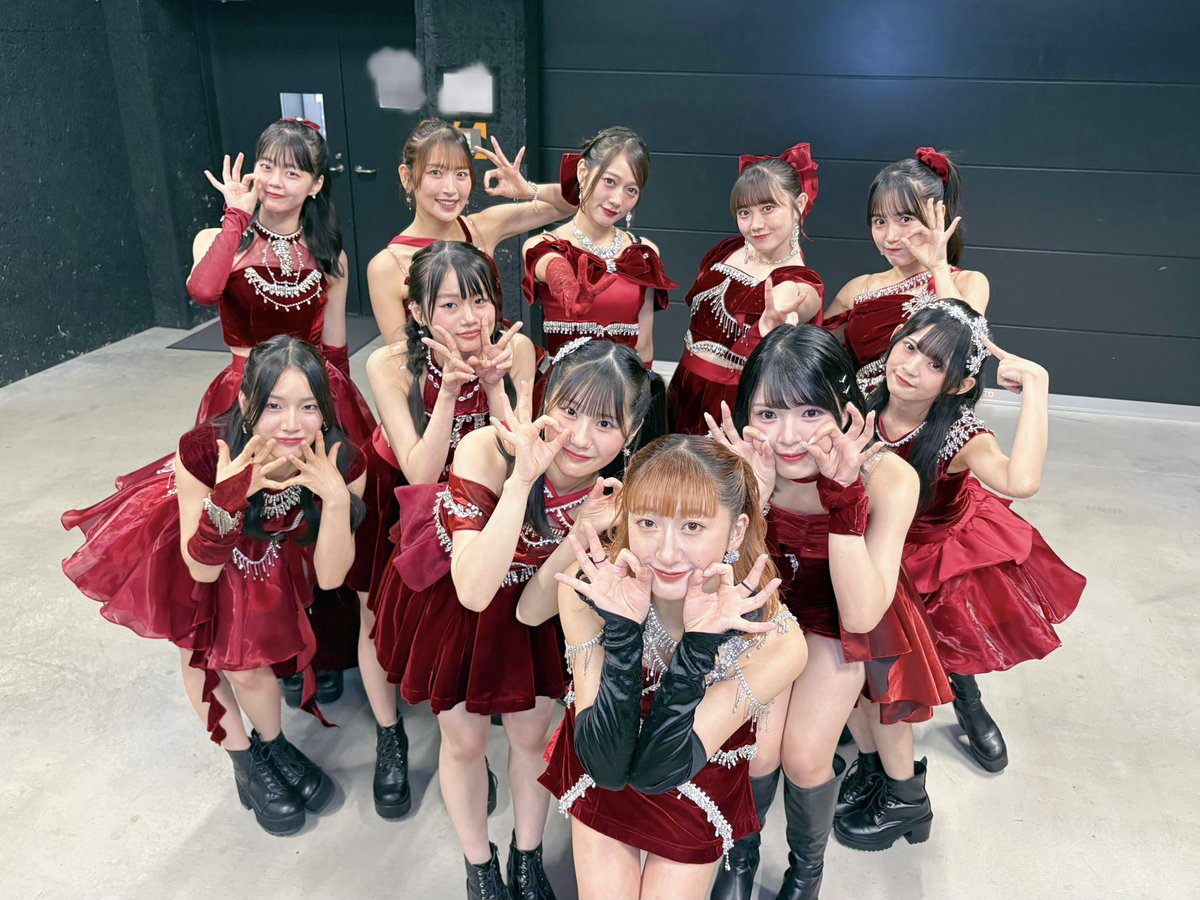 tsubakifac_uf's tweet photo. ／

つばきファクトリー CONCERT TOUR 2026 AUTUMN 〜Bloomy Groovy Story〜 大阪公演🐙💕

＼

秋ツアー大阪公演ありがとうございました！

全国3都市を回ったツアー、ライブハウス公演は本日がラストでした✨️

残すは10/26の日本武道館公演、秋山眞緒の卒業公演です❤️

11人で最高のパフォーマンスをお届けします🎸⚡️🎶
現在SNS先行受付中です⬇️
https://t.co/QL9yVV108t

たくさんのご来場お待ちしております🫶

#BloomyGroovyStory #つばきファクトリー #tsubaki_factory #バンドで武道館満開計画
