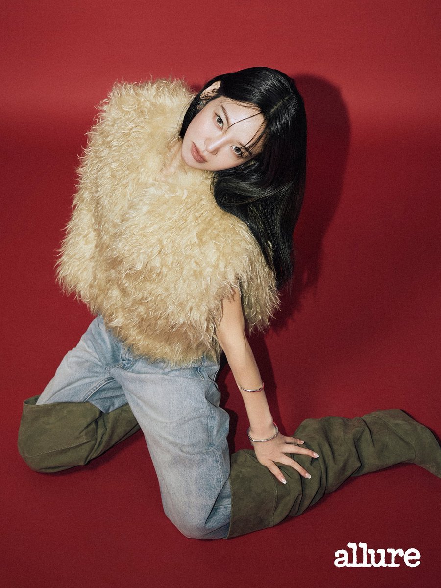 viraltakes's tweet photo. #Hyoyeon of #GirlsGeneration looks MARVELOUS For Allure Korea. https://t.co/1rU04IsYBg