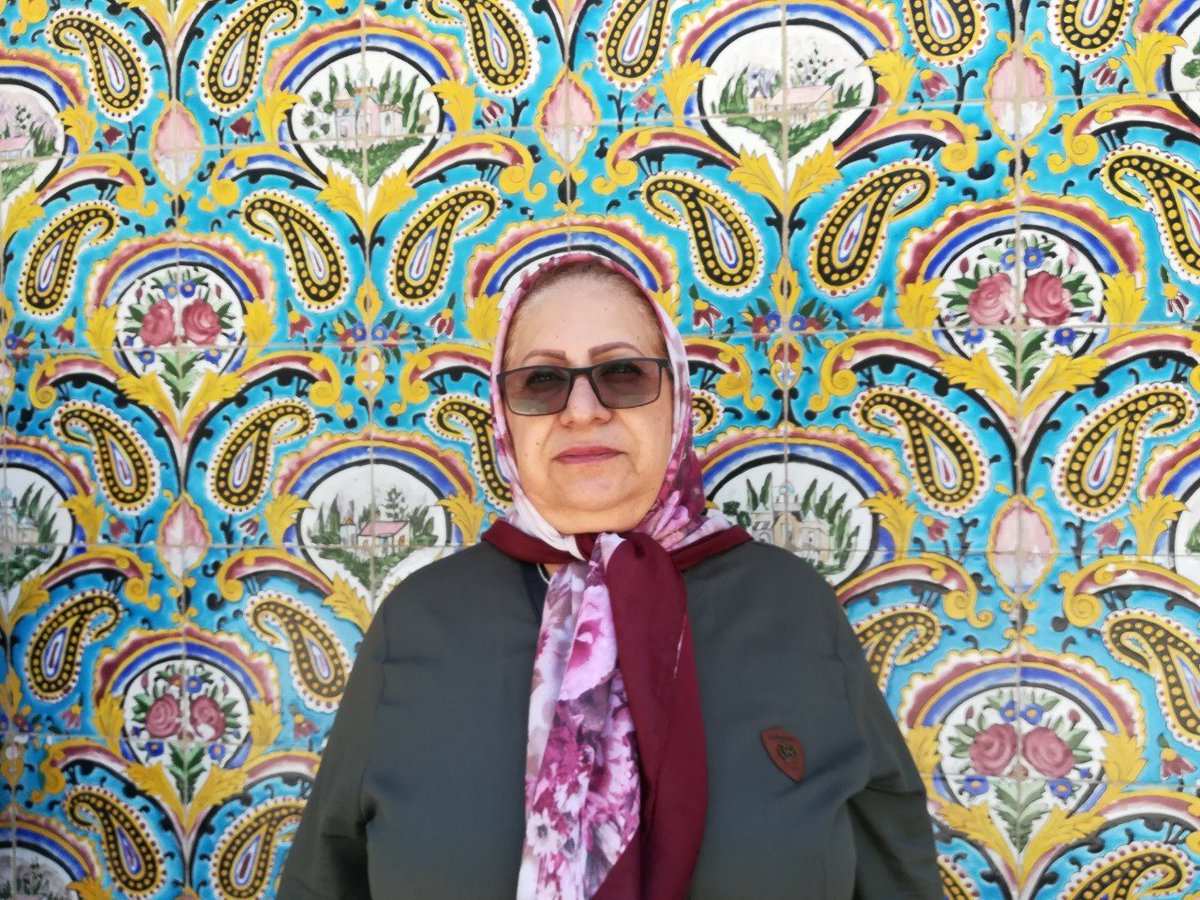 HodaChemist1's tweet photo. First day of school in #Iran. My mum spent 30 years as a #PrimaryTeacher shaping little lives, lighting up with pure excitement every autumn.
The classrooms opened today. She didn't. Heavy quiet. 🤍
#FirstDayOfSchool #Grief https://t.co/oGksDc9PnH