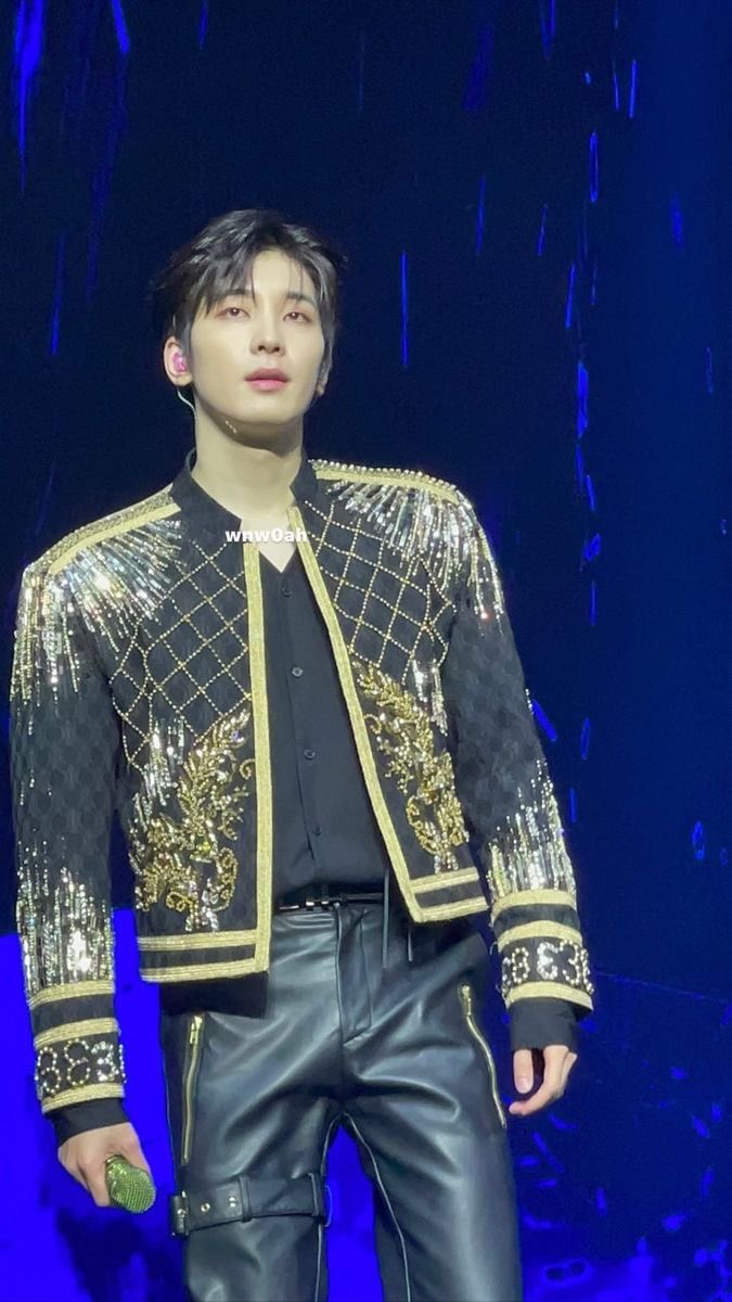 717glasses's tweet photo. pucha eto yung sasabihan niyo ng ugly??? pinaka gwapo sa lahat yan. he’s the most beautiful man i have ever seen. https://t.co/HhBWe4HeMH