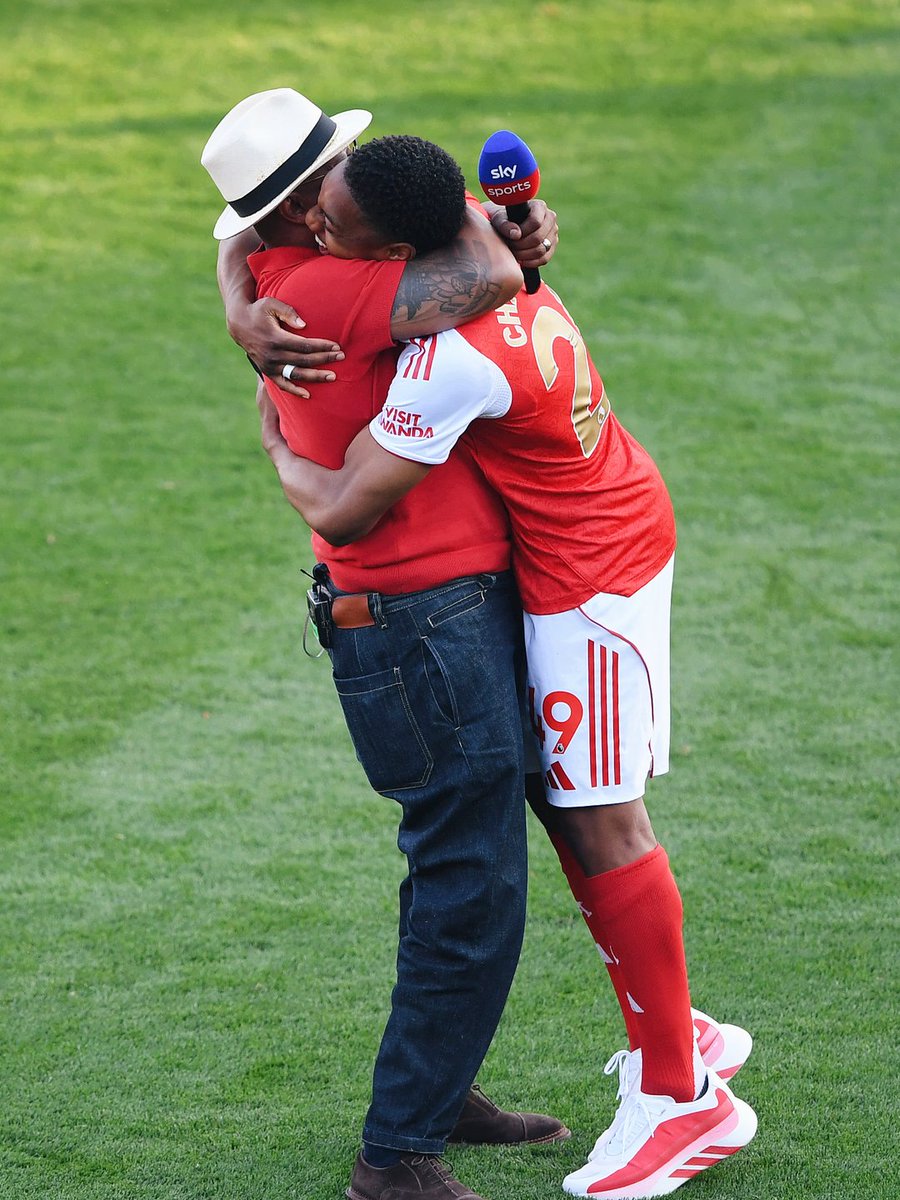 Arsenal's tweet photo. Ian Wright: Arsenal through and through ❤️‍🔥 https://t.co/HIG5M6gKhj