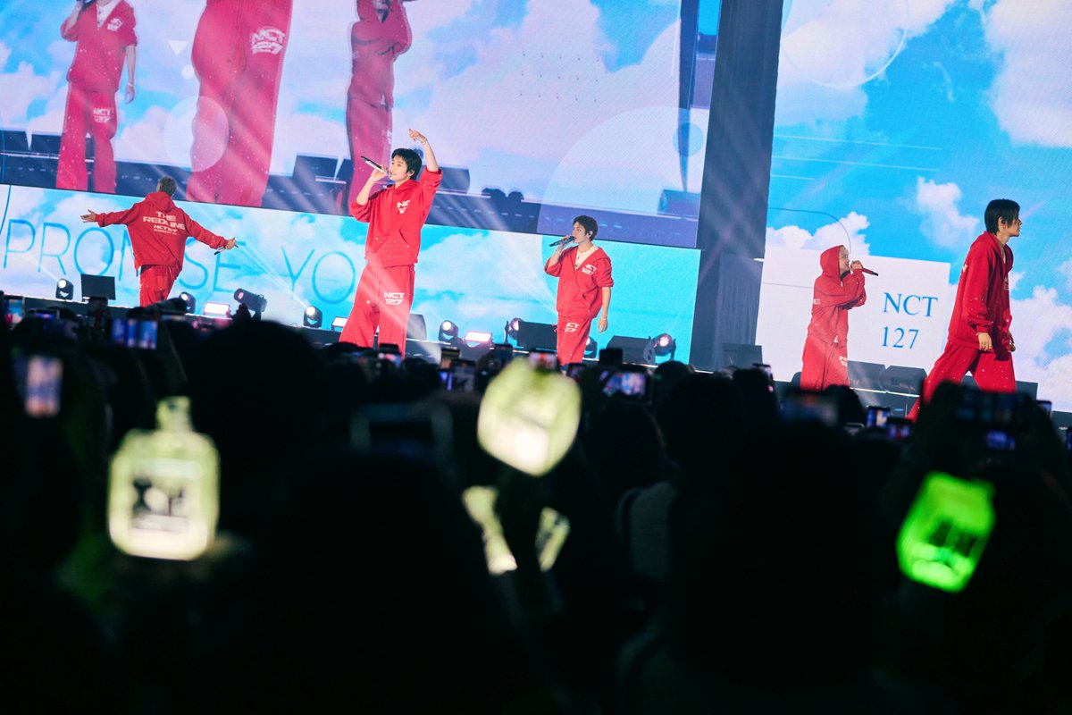 NCTsmtown_127's tweet photo. #NCT127 #THE_REDLINE
#NCT127_5TH_NEOCITY_THE_REDLINE
#NCT_10TH_ANNIVERSARY https://t.co/4cdpNeLinI