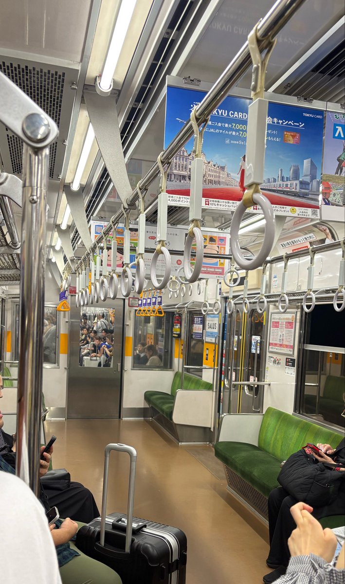 roudo_roumichi_'s tweet photo. @Trainfo 照明は破裂してないと思う
駅員さんは照明破裂って言ってるけど https://t.co/byaC0enbXg