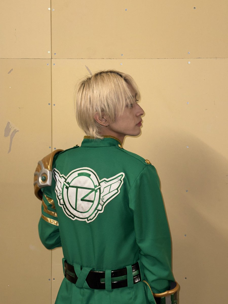mochizukiakito's tweet photo. シルヴァーウィーク完。
来てくれたみんなありがとう~!!

僕にとってシルヴァーなウィークがゴールデンなウィークになりました🥇

よしこれから歌謡祭に向けてのダンス練習してきますがんばる🥵 https://t.co/lW8TxlIyXS