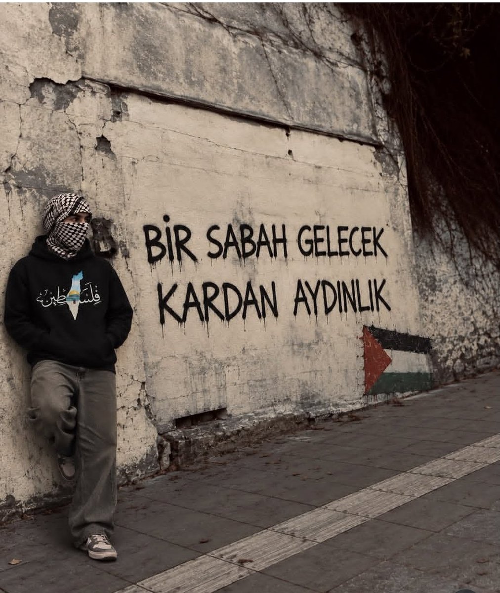 Hamidiyeli3232's tweet photo. Gazze'de açlık ve soykırım devam ediyor. 

Peki biz Gazze'yi konuşmaya devam ediyor muyuz?

Bir Gün Gelecek Kardan Aydınlık 🇵🇸

GAZZE’Yİ DUY!
#GenocideContinues #Freepalestine 
SOYKIRIM DEVAM EDİYOR #çarşamba https://t.co/TLpRRNIKyu