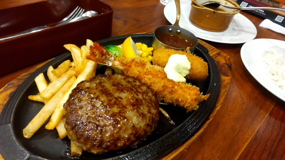 Yoonpop85's tweet photo. もりもりさんの見たら食べたくなりましたので本日の夕飯はロイホです
♡ https://t.co/ZbLw0au3wq