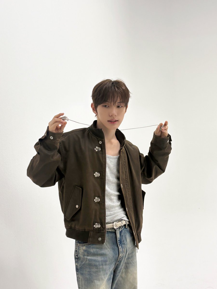 dddm_official's tweet photo. 넘 맘에 드는데 ㅋㅋㅋㅋ 클유아 보고 싶으니까 POSE.D 보러 갈랭

CLOSE YOUR EYES | POSE.D Behind.jpg ⠀ 

@closeyoureyes_7⠀ 

#CLOSEYOUREYES #클로즈유어아이즈 #OpenYourEyes #dddm #dududomusic #두두두뮤직 https://t.co/9eLqJZhGfD