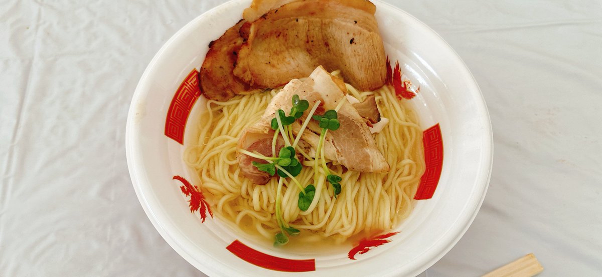 korano_shake's tweet photo. SUSURUラーメンフェスで食べたラーメン
1枚目から順に中華そば高野さん、北ノ醤油ラーメン、豚フェス
中華そばはめっちゃあっさりで食べやすくて、他2つは濃厚で食べ応えあり美味しかったです！
チーホーは実店舗行ってみたいですね！
そしてまた名古屋でフェスを開催してほしい！ https://t.co/Aisfs4iXA2