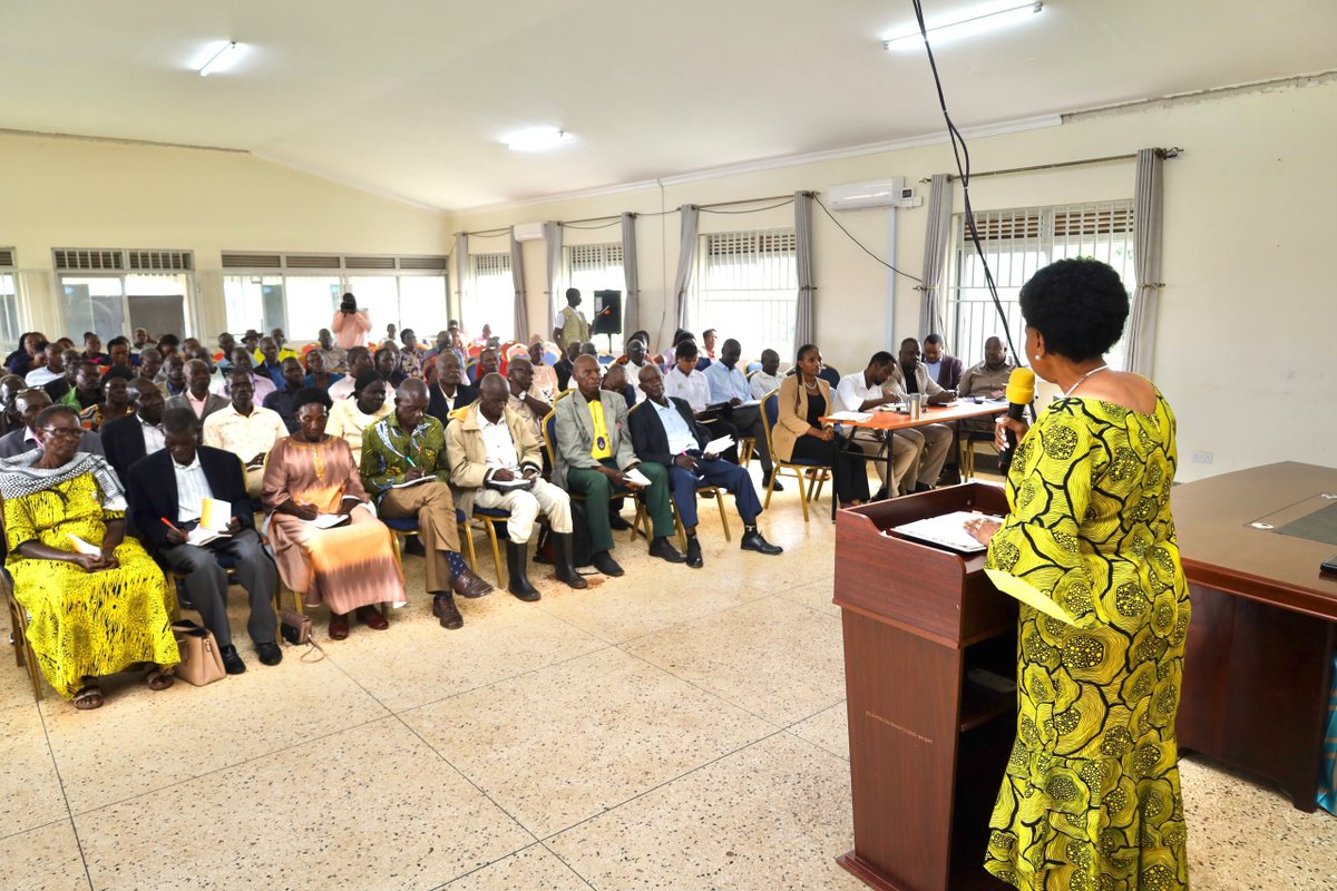 Mglsd_UG's tweet photo. *Hon. Mbabazi has pledged continued advocacy for increment of the SAGE Cash and SEGOP Coverage. She was speaking earlier today,  to older persons council leaders, and Councillors, Subcounty Chiefs from the 13 subcounties, Parish Chiefs and Community Development Officers from 43 parishes, as well as members of the District Executive Officers of Kiryandongo district.  

She is winding up the week-long field Monitoring tour of Government Programmes benefiting older persons in Bunyoro region, including SAGE, Special Enterprise Grant for Older Persons (SEGOP) and PDM. 

"The interventions have yielded positive impacts in the lives of beneficiaries. Our focus will continue towards enhancement of policy and legislative direction for social protection." ~Hon. Mbabazi
@PBYONANEBYE
@AggreyKibenge @mofpedU @GovUganda

 #SocialProtectionUg