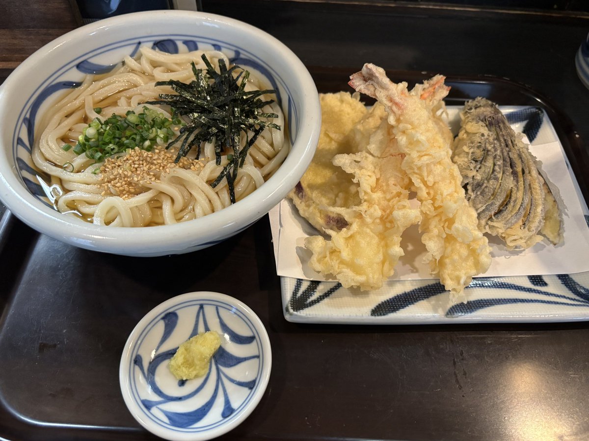 82sugarless's tweet photo. 大好き讃岐うどん屋さん😋おでんもとっても美味しいからここ行ったらぜひ食べてほしい。今日は30分位並んで入れた✌︎ https://t.co/VI0CQFW2EE