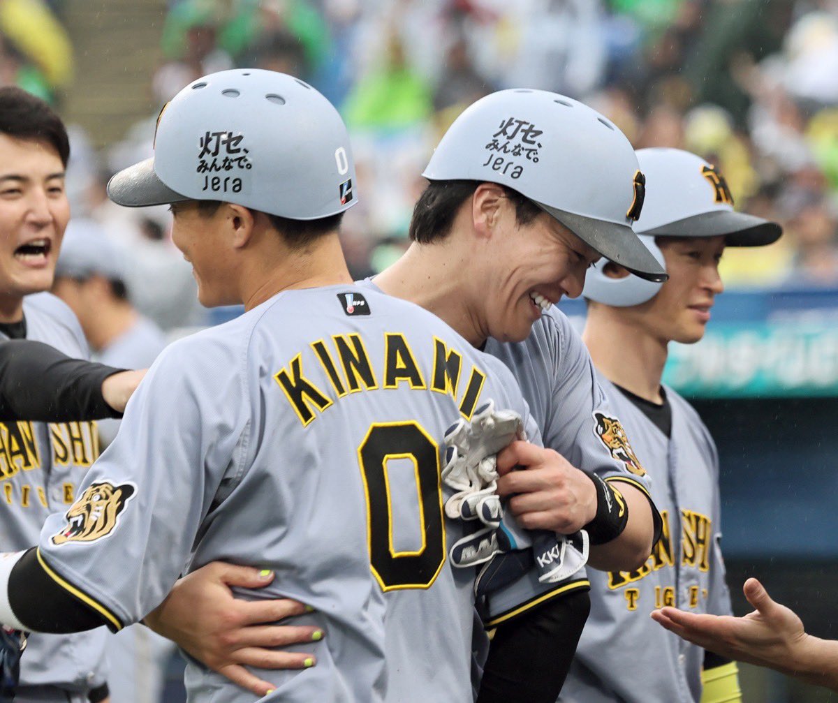 dailytigers2026's tweet photo. 4打点と大活躍の伏見選手
ヒーローインタビューでは「僕もバットを持って打席に立ってるので、たまには打ちます」と笑いを誘いました😊 https://t.co/vseDU23NBQ