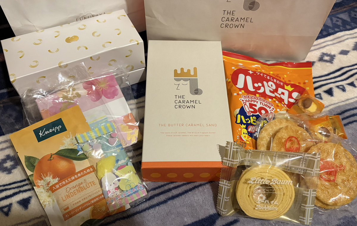 aoi_float's tweet photo. フ��ートコアとりりね生誕祭🌟
プレデビュー2回目！🍊
ありがとうございました(^^)
次は10/24のデビューライブ🌆
衣装楽しみ(ᴖ ̫ᴖ  )♪
頑張ります〜！みにきてねー！🤘
せろりちゃんと2ショ🌱
 #セツナフロート https://t.co/CKqVmpreQq
