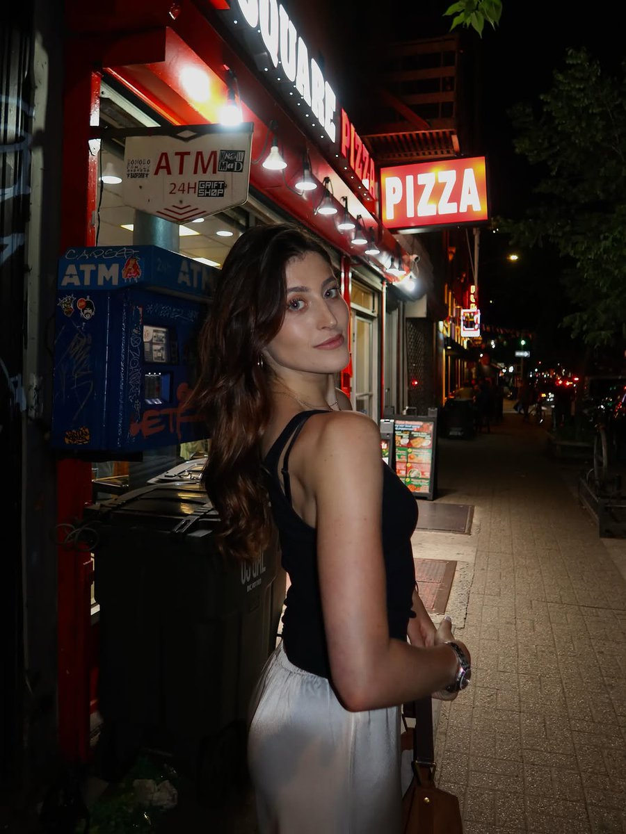 LibradaBrig2's tweet photo. a lower east side moment https://t.co/qtbm9RSC5U