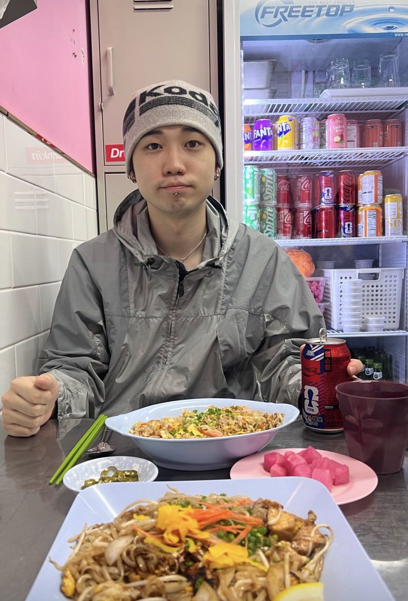 032same's tweet photo. 귀여우시다
동그랗다 https://t.co/4mIDyXRztP