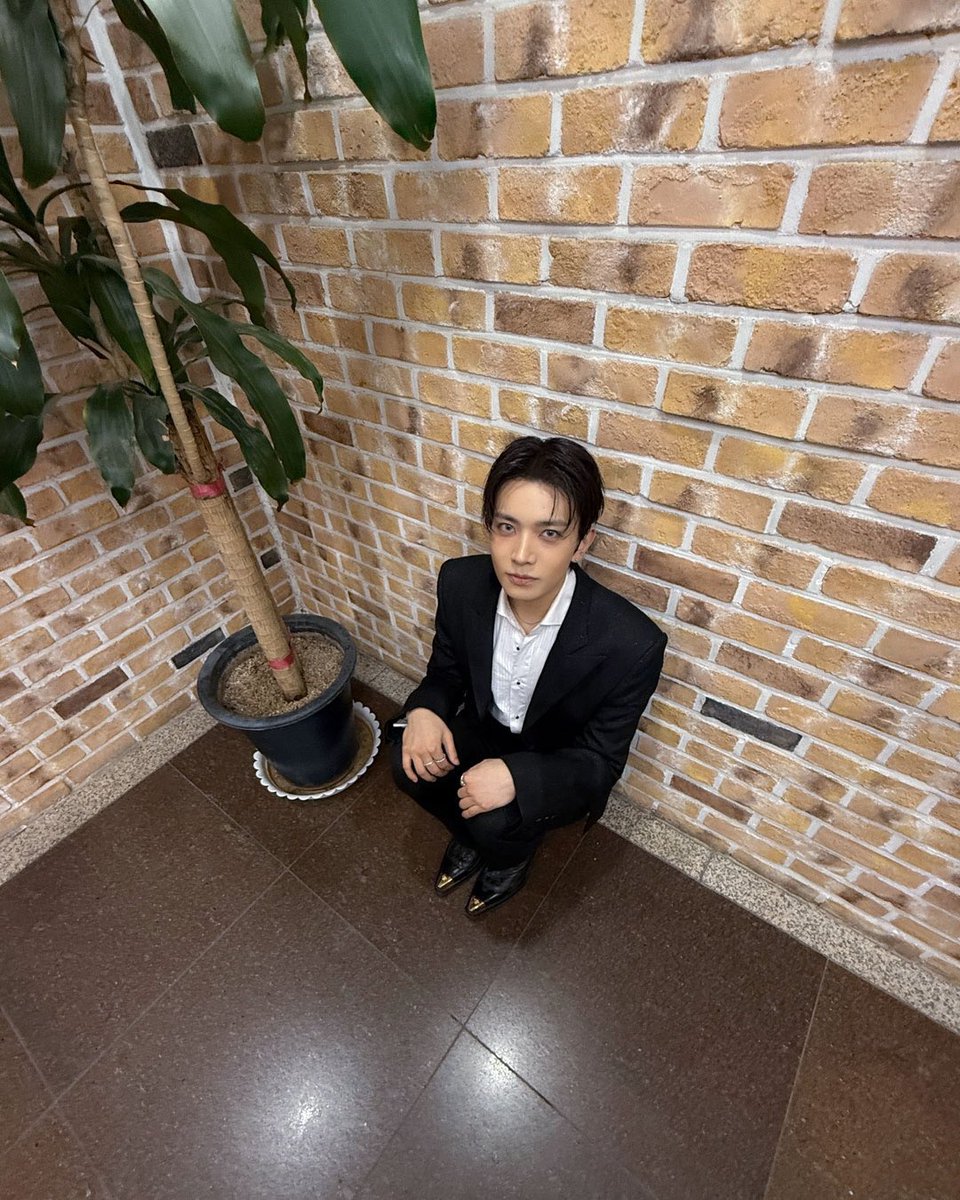 evanfolder's tweet photo. [260923] INSTAGRAM 

“Hug Me🕺🏻”

#EVAN #에반 #HEESEUNG #희승 https://t.co/LZwwQdD7SF