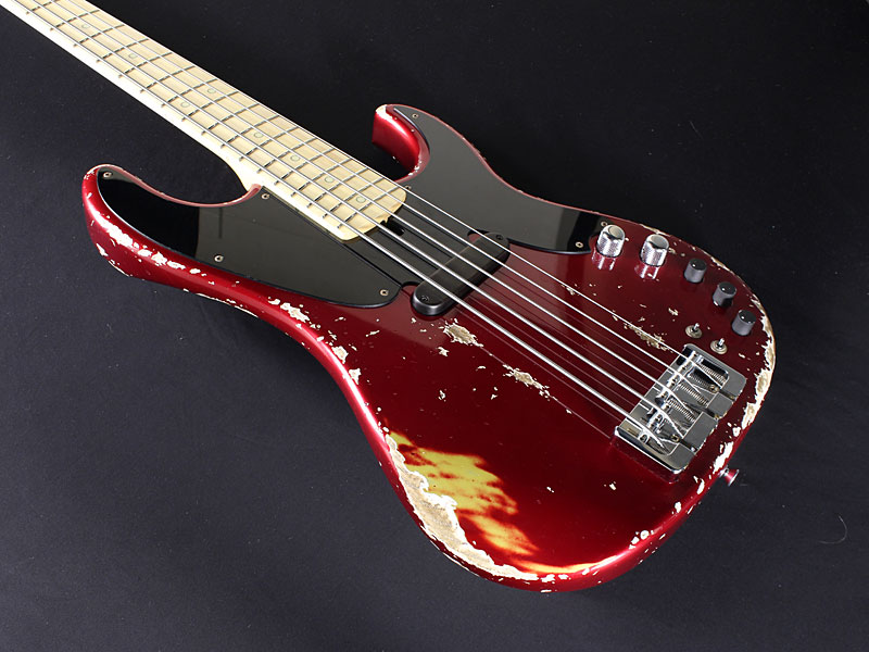premium_guitars's tweet photo. 【#プレミアムベース大阪】
お待たせです、先日入荷のXotic XTB-1T、WEB載りました🗞️
写真撮りながら惚れ惚れするルックス、堪りません！
コンターのところ、赤の地の金見えてるのイケすぎ！
音もOPBらしさがしっかり出ててサイコー🙌
商品ページ⏬ https://t.co/bScdA204gi