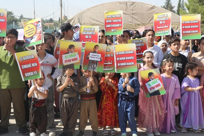 RojavaGundem6's tweet photo. 📍Rimelan

Rojava kentlerinde Kürt diline yönelik ayrımcılık protesto edilmeye devam ediyor.

https://t.co/3l337wsARq https://t.co/HexGf9xBVU