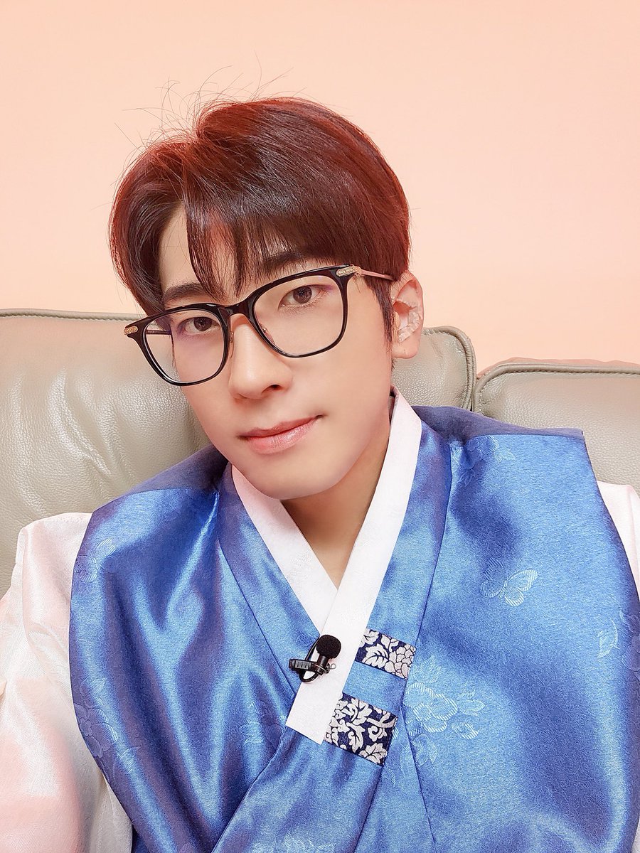 _PrincessMilk's tweet photo. 내일부터 추석연휴!!
우리 미넌이 추석 연휴 행복하게 보내길 바라🫶🏻 맛있는 것도 많이 먹고 푹 쉬면서 좋은 시간 보내🌕

트친들도요!🥰 https://t.co/zDFfjohjrT