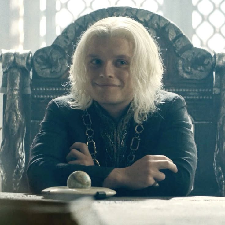 hartbrekprince's tweet photo. Big fan of aegon's hair becoming more and more messy the more shitty his life becomes https://t.co/7gCIgHNyFF
