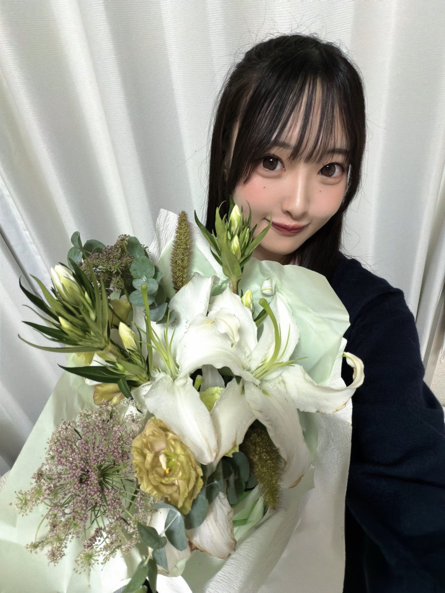 yume___kooo's tweet photo. アイドルデビューして1年が経ちました✨

ずっと憧れにしていたアイドル。一度諦めかけた夢！

夢を叶えこうして、アイドルになり1年間過ごす事が出来ているのはいつも応援してくださってるファンの皆様のおかげです。

この1年楽しい事はもちろん、辛い事や悔しい想いをしたことも沢山あります！
私はめんこいな東北をもっと多くの方に知ってもらって大きなステージやイベントに出演出来るように日々頑張りたいと思います！

今大好きなメンバーと出会って一緒に夢を叶えるために活動出来ていることが本当に幸せです！

これからも、私たちと一緒に夢に向かって駆け抜けてくださったら嬉しいです！
2年目もハッピースマイル全開で頑張ります！