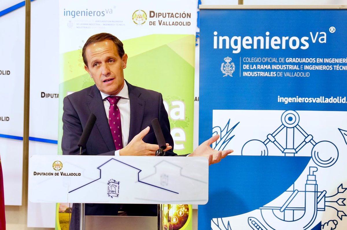 Dip_Va's tweet photo. 🌱Presentación de la tercera edición de Participa en Verde, una iniciativa que acerca la transición energética y la sostenibilidad a los municipios rurales.

El presidente @Conrado_Iscar y el decano de @ingenierosva, Rafael Álvarez, han presentado el proyecto en el Palacio de Pimentel.

🏘️ Fuensaldaña, Quintanilla de Onésimo y Rueda participan en esta nueva edición, que se suma a las seis localidades de las dos ediciones anteriores.

🔗https://t.co/tzuxxWwjca