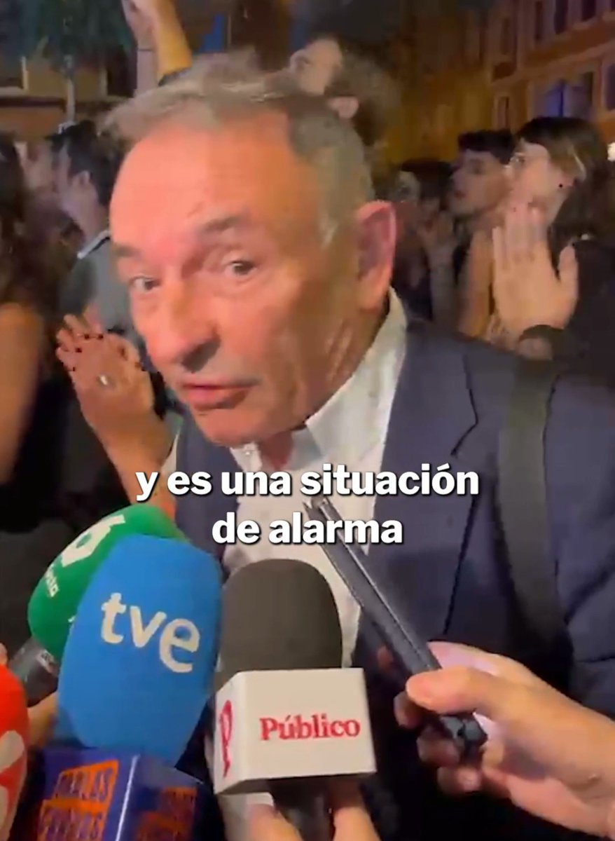 gonzzalogb's tweet photo. Podemos, IU, Comuns e incluso PSOE atreviéndose a hacer campaña electoral con el drama de los desahucios. «Oportunismo» es un concepto que se queda corto para estos sinvergüenzas, que tras 7 años de «gobierno progresista» y su «ley de vivienda histórica» no deberían poder pisar https://t.co/VFaTzsRabu