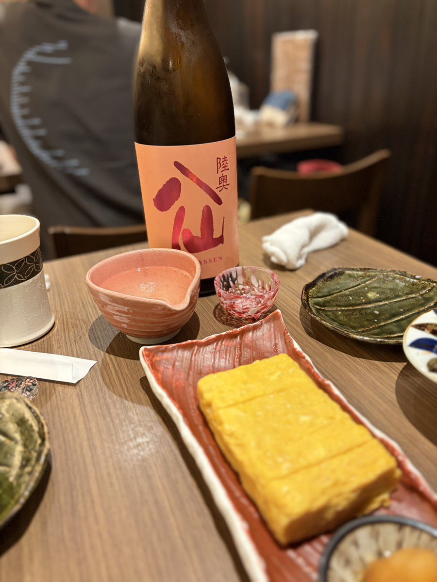 hiro4963's tweet photo. 昨夜は卒業生と浅草で一杯。
久しぶりだったので話が弾みました。 https://t.co/YHDAidpfYf