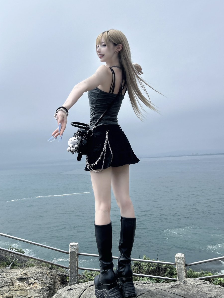 AZATOY_chanmiu's tweet photo. スタイル最強ギャルと全力で楽しむ日々が最高でしょ？♡ https://t.co/IApAoYPxIV