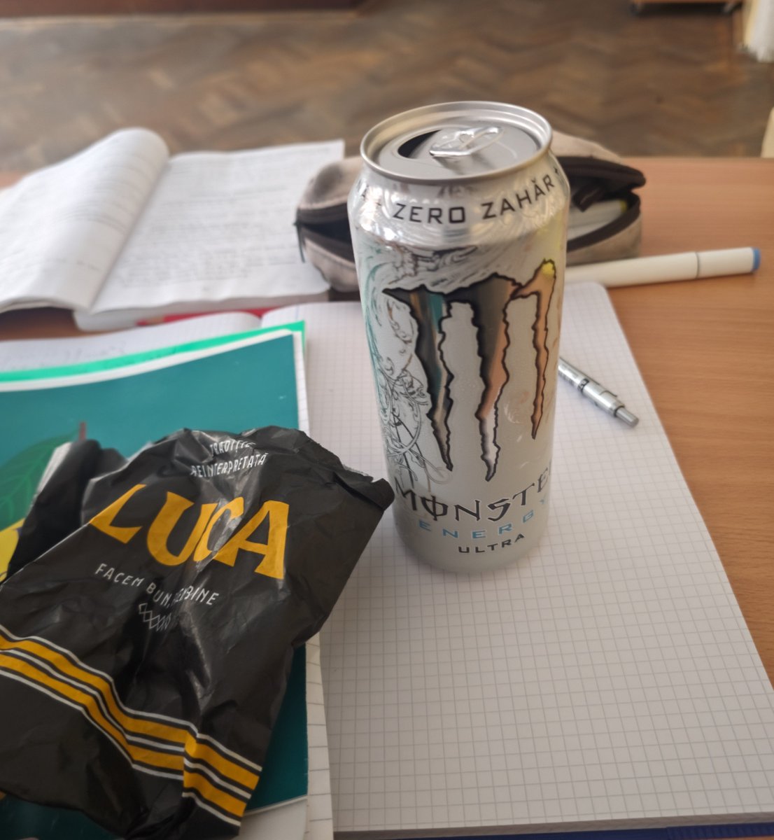 tomlowt's tweet photo. boy lunch ❤️
(white monster is nasty) https://t.co/BuXakkR3Up