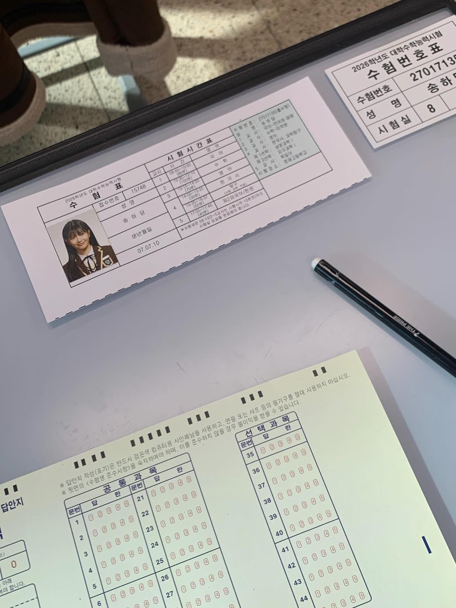 ohyejur's tweet photo. during break i sat back with my script and took a little peek over the top to snap a quick pic lol. so grateful for everyone on set and honestly loving every single minute of working on this project. definitely one of those sets i’m gonna remember for a long time. https://t.co/R30KvXCcck