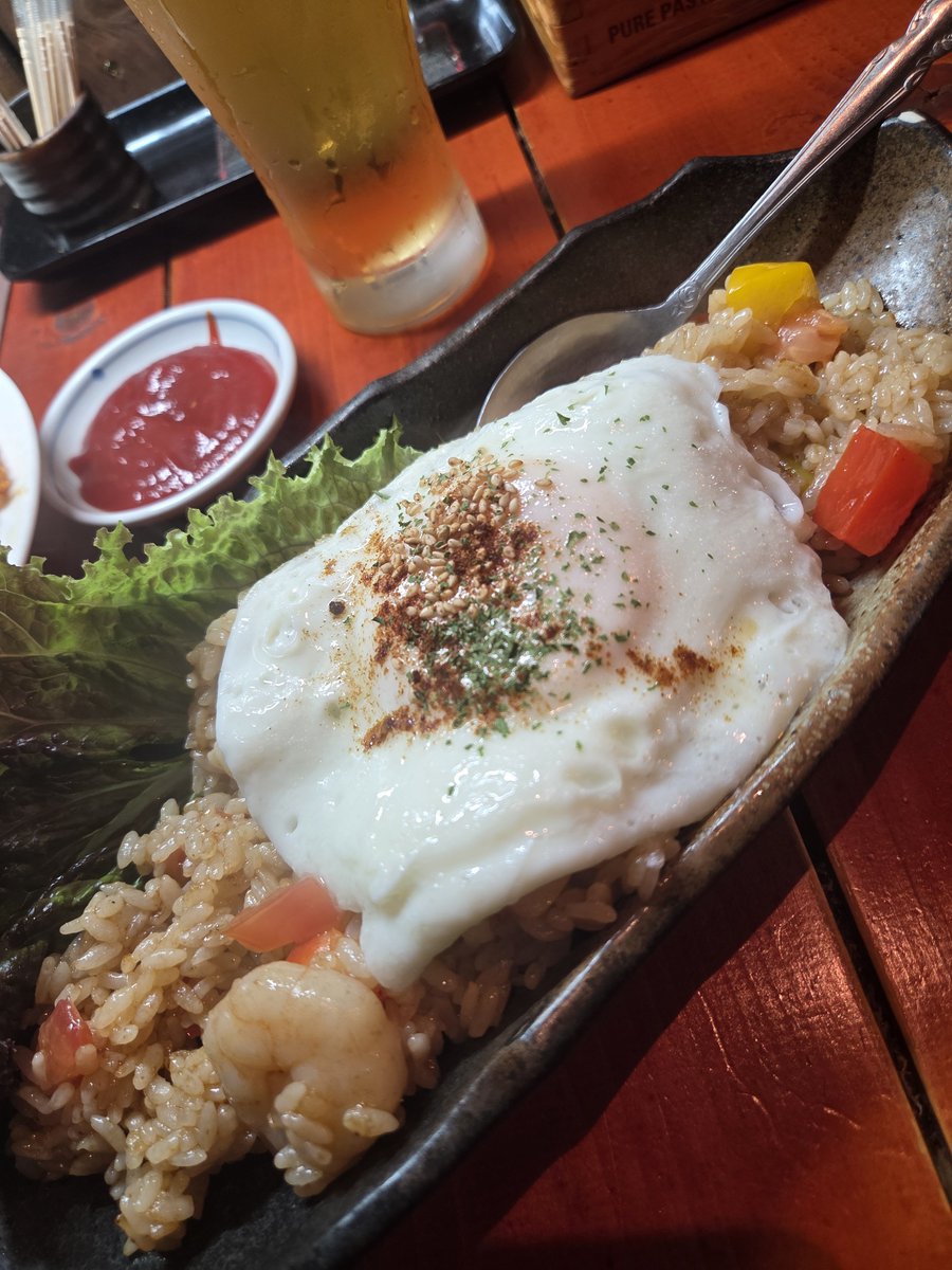 TARU3_0141's tweet photo. 久々に外食で優勝！！！！！
でも頼みすぎちゃった……
誰か食べて〜！！！😭 https://t.co/fsEFkkDYZ9
