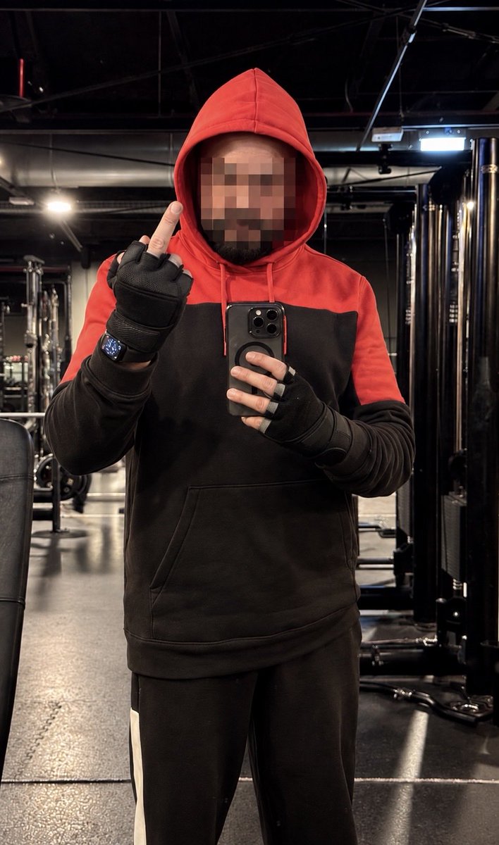pieralpha666's tweet photo. @SlaveMoneyMo Visto che hai usato una mia foto vieni in DM farti drenare. Muoviti schiavo di merda 😈💸🏧 https://t.co/85WSpNveow
