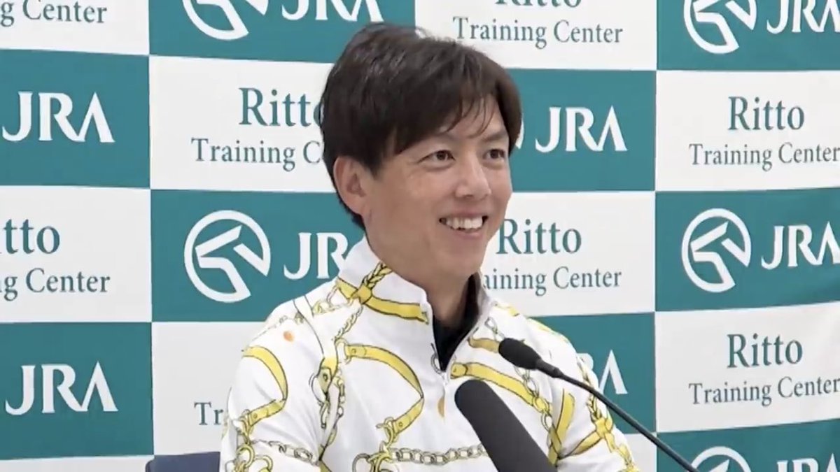 sinba_sinba_bye's tweet photo. 皆様
お久しぶりです。
川田将雅記者会見研究家の私が断言します。

安田翔吾調教師は、横山武史騎手、川田将雅騎手に並ぶストレートな物言いがとても好き。
デサイルでも沢山研究しましたが、安田翔吾調教師の勝負気配は同じアウター柄でも黒の方です、これではありません。
ピューロマジックは好きですが
このピューロは来ないマジックです。