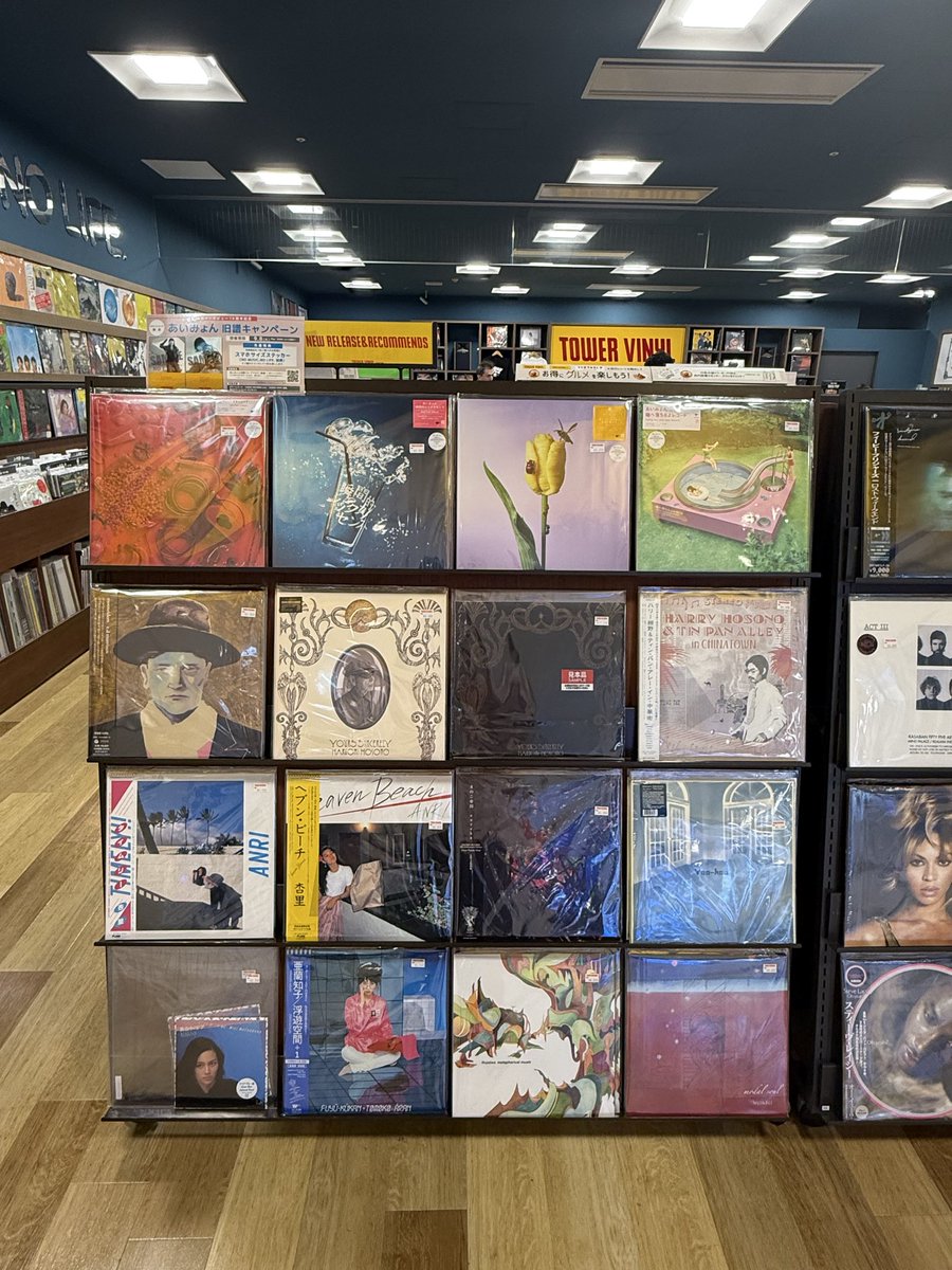 ringodayone's tweet photo. そして梅田のタワレコも！ https://t.co/2ACiXz9dKQ