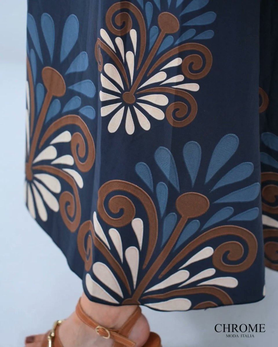 KristineFag5's tweet photo. A dress that stands out with effortless elegance. Deep shades of blue meet a refined pattern and a rope belt that naturally defines the silhouette. A feminine, lightweight, sophisticated look, perfect for summer days and special occasions. Find us https://t.co/Ys1DA2gUCL