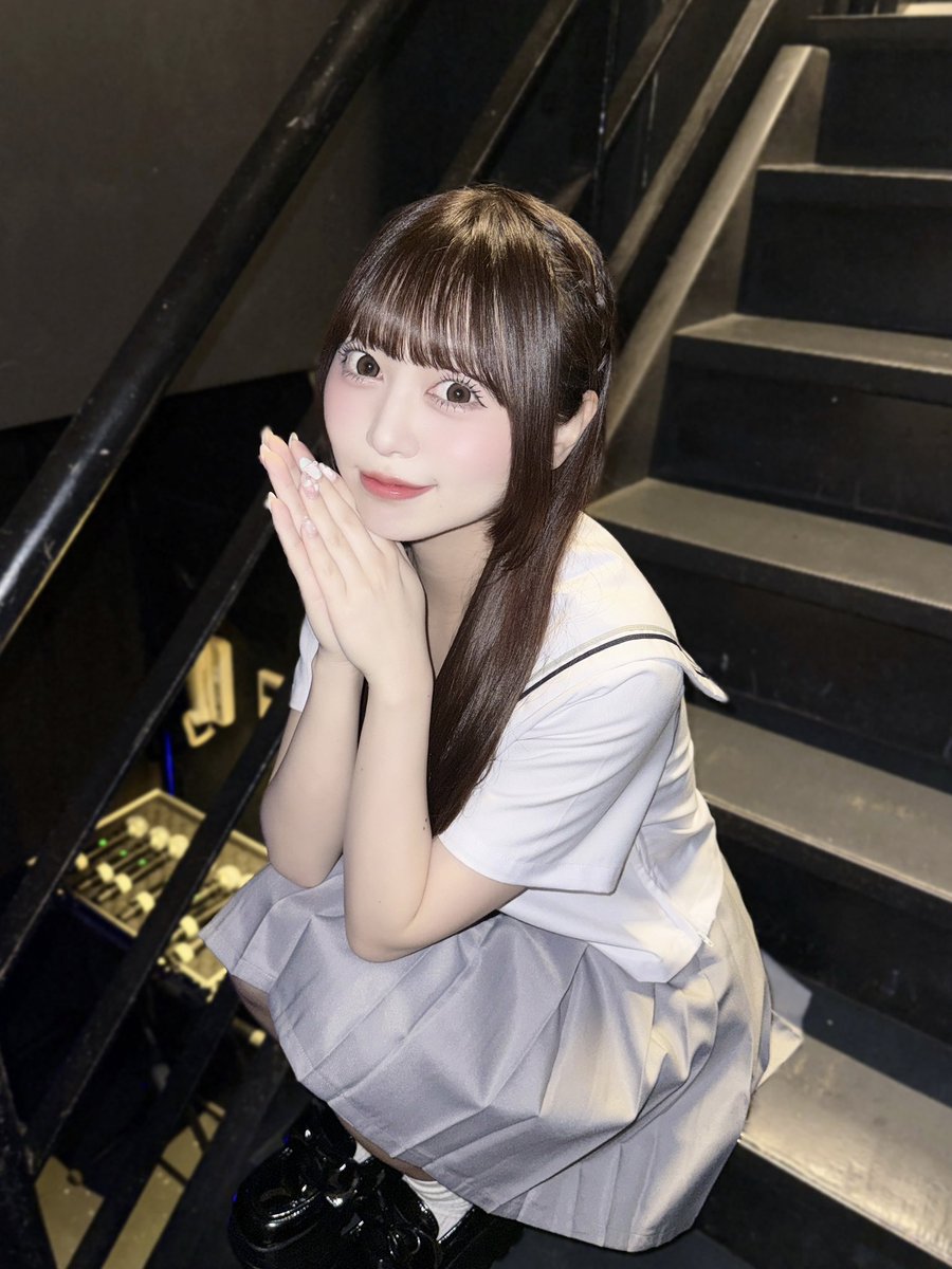 monami_akari's tweet photo. 隣の席がいいね https://t.co/I7iYdwuEuF