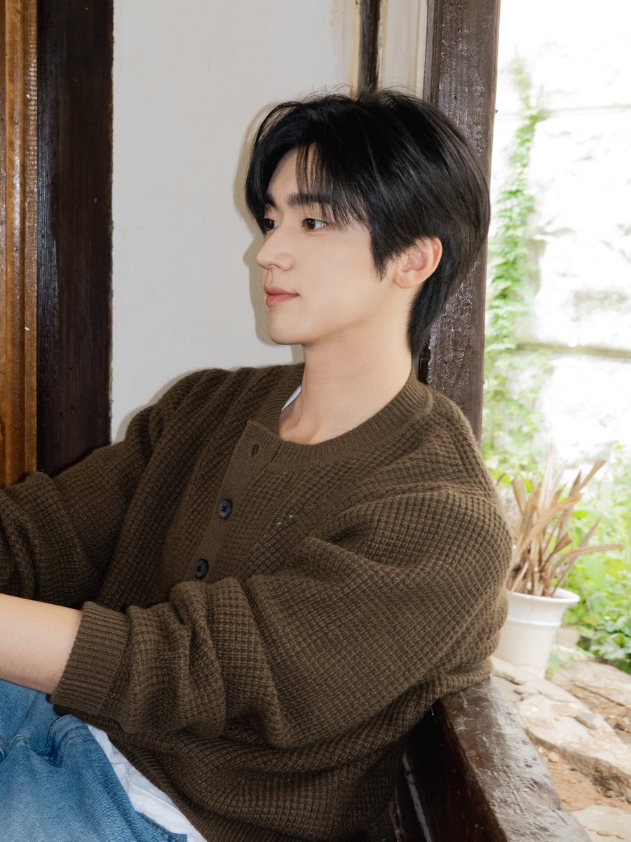 yuufohj's tweet photo. 아니 근데 지금 이 용안으로 아무것도 안 찍고잇다는게 진짜 말이 된다고 생각하십니까 https://t.co/8Hvesv0gIL