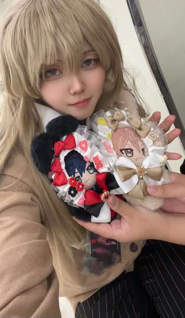 hrhyak1225's tweet photo. 離脱〜💕
本日学生服の🔥と🐍でおりました！
ずっとやりたかった衣装まじ楽しかった♡
私利私欲付き合ってくれたぱぷちゃんに感謝しかない😭💕また来週もよろしくね！
ゆあたんも1日遊んでくれてありがとう💕
本日交流して頂いた方々もありがとうございました！
次はTDCにおります！
 #アコスタ池袋 https://t.co/2X5Ob65KOE